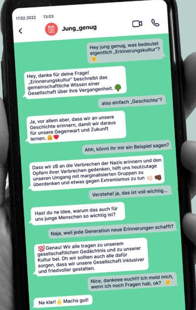 Smartphone mit Chatverlauf