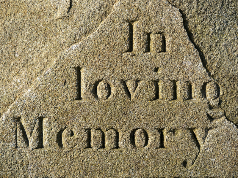 In Loving Memory in Stein gehauen